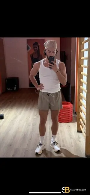 Gay Escort Kint 26yr - licking