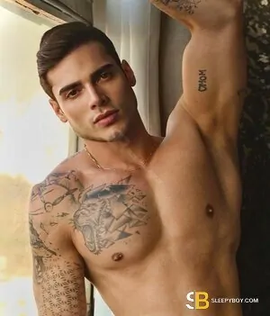 Bisexual Escort Brenno 27yr - cum eating