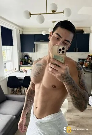 Bisexual Escort Brenno 27yr - trios