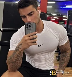 Bisexual Escort Brenno 27yr - double penetration
