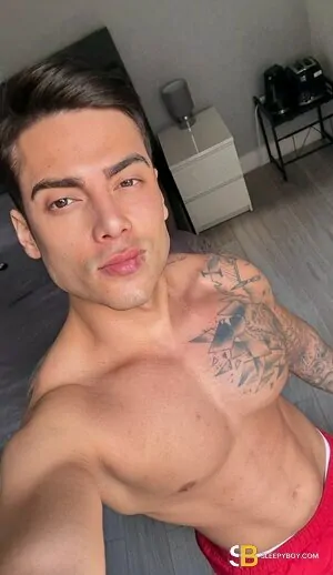 Bisexual Escort Brenno 27yr - role