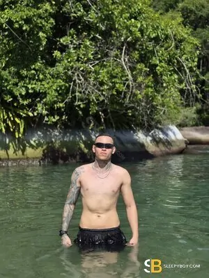 Bisexual Escort Eduardo Henrique Oliveira 23yr - licking