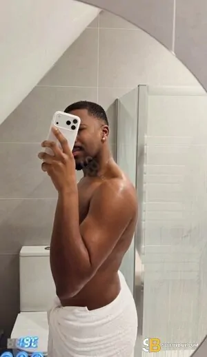 Bisexual Escort Liam 31yr - licking