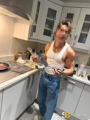 Gay Escort Eider 35yr - role