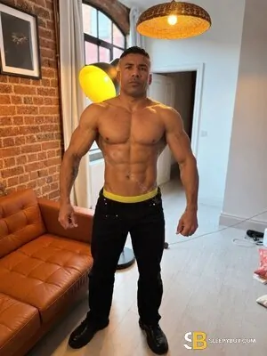 Bisexual Escort Erick 40yr - role