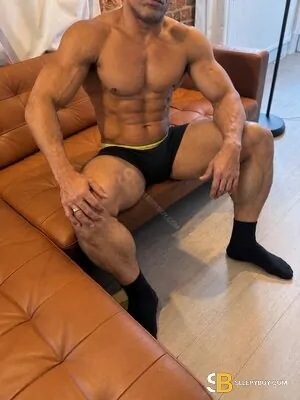 Bisexual Escort Erick 40yr - role