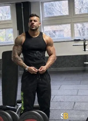 Bisexual Escort Massimos 32yr - role