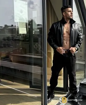 Bisexual Escort Massimos 32yr - licking