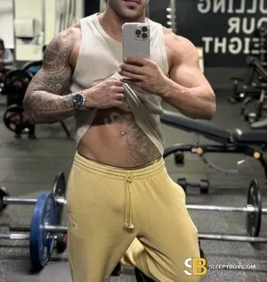 Bisexual Escort Massimos 32yr - role