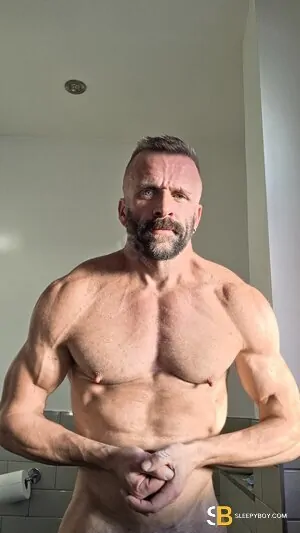 Gay Escort James 46yr - double penetration