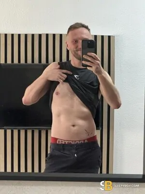 Gay Escort Adam 33yr - role
