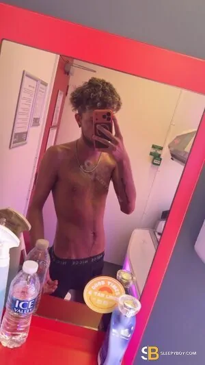 Gay Escort Cory 23yr - role