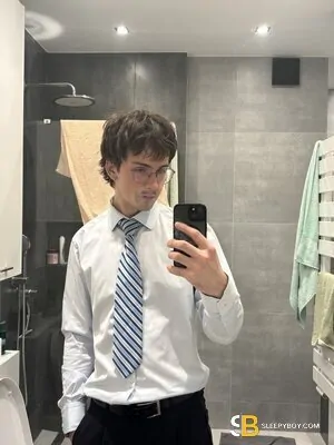 Gay Escort Luke 23yr - role
