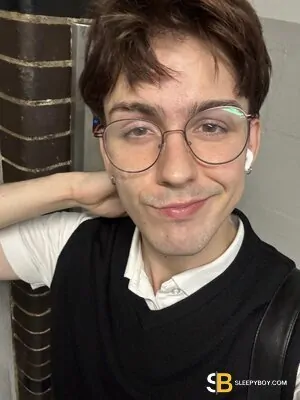 Gay Escort Luke 23yr - licking