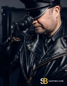 male escort Wolverhampton Sir Dave