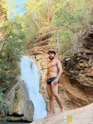 Bisexual Escort Victor 27yr - licking