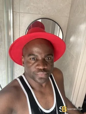 Gay Escort Kennedy 32yr - role